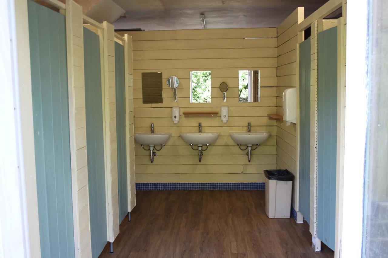The Kestrel Shepherd Hut, Whitehouse Farm Стоумаркет Екстер'єр фото