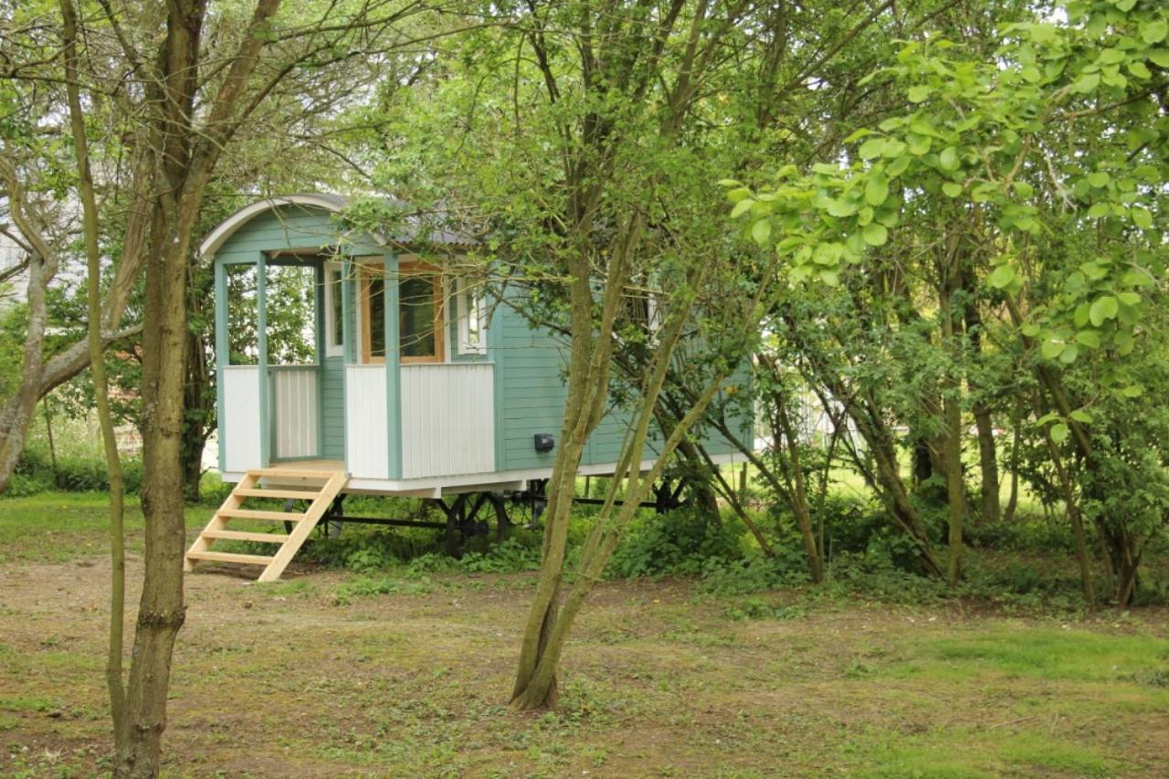 The Kestrel Shepherd Hut, Whitehouse Farm Стоумаркет Екстер'єр фото