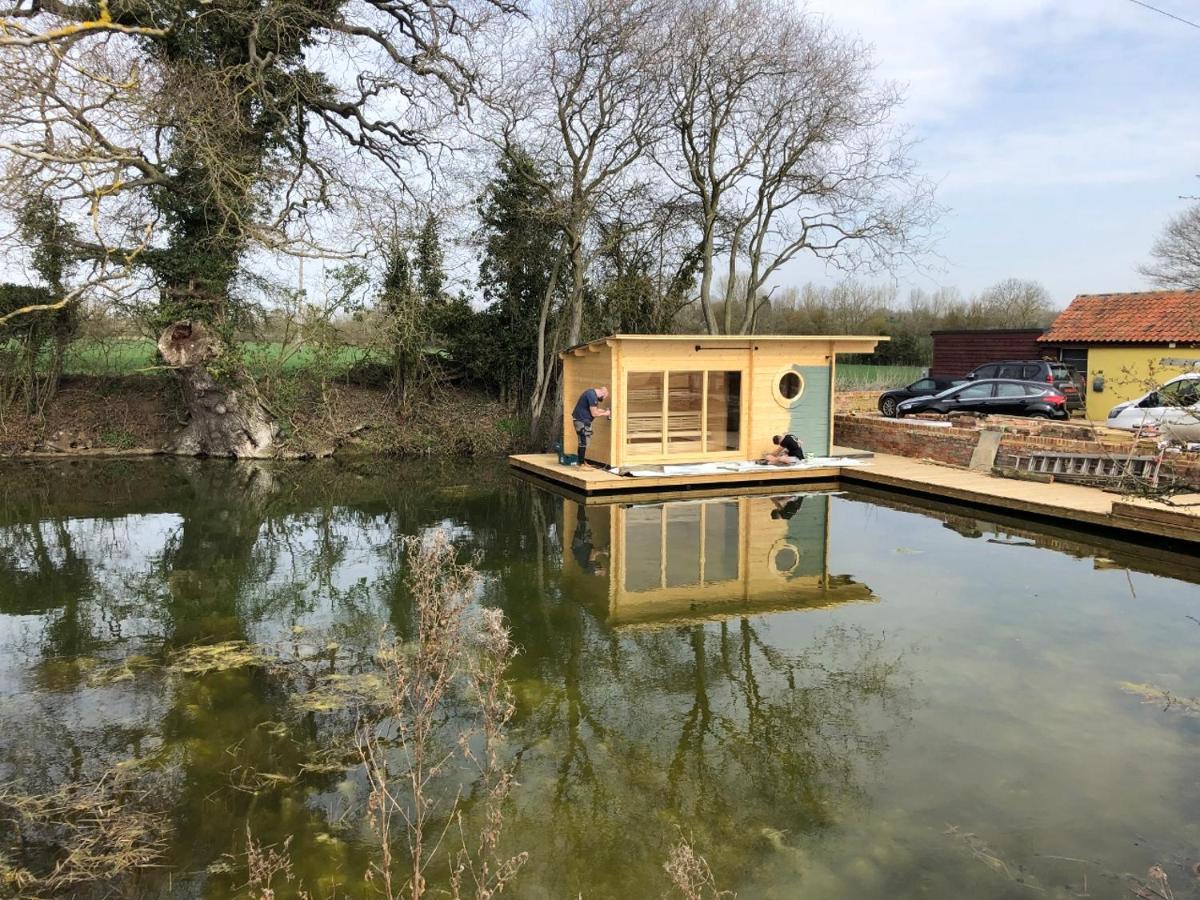 The Kestrel Shepherd Hut, Whitehouse Farm Стоумаркет Екстер'єр фото